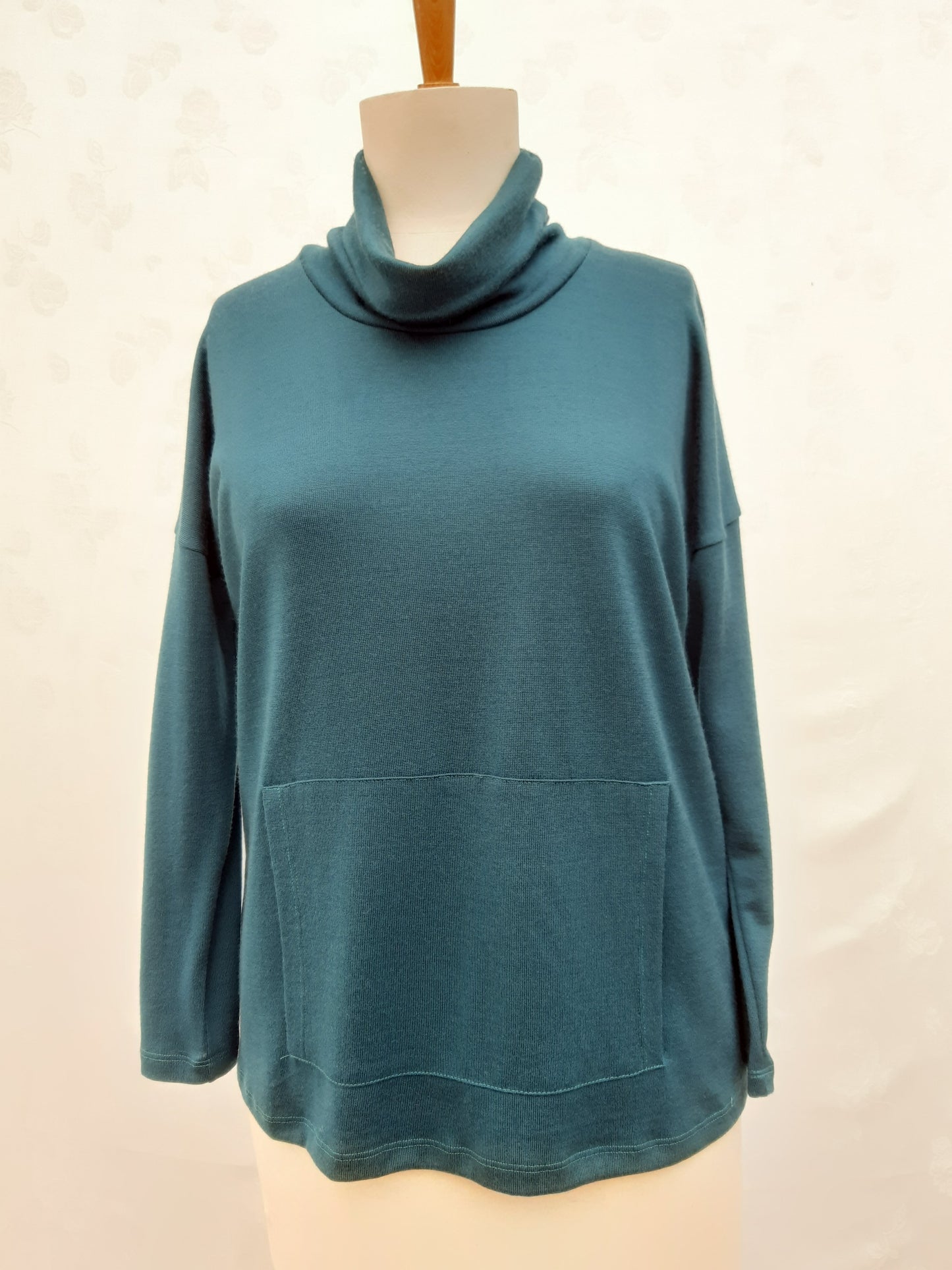 Kangaroo Top Womens