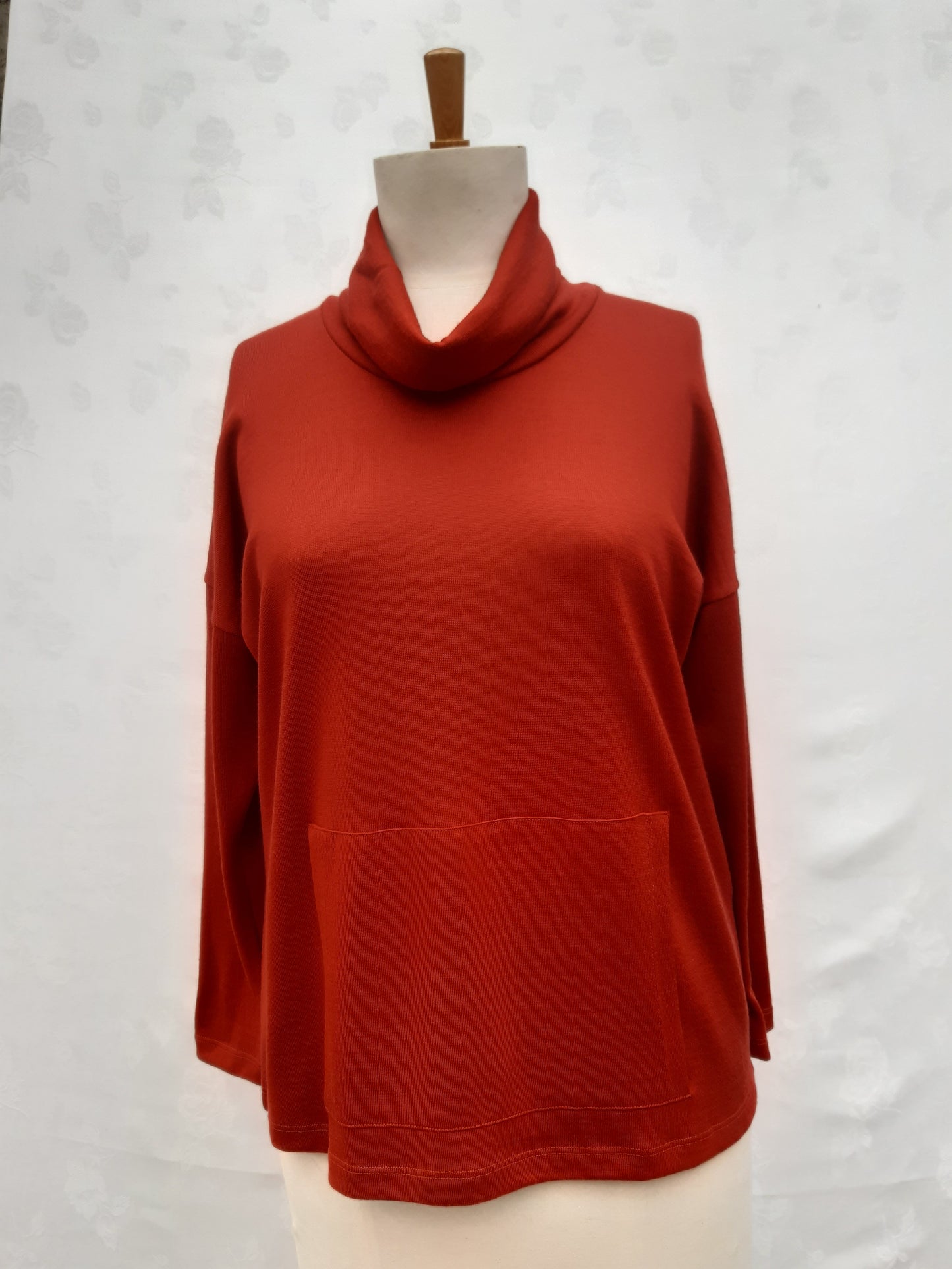 Kangaroo Top Womens