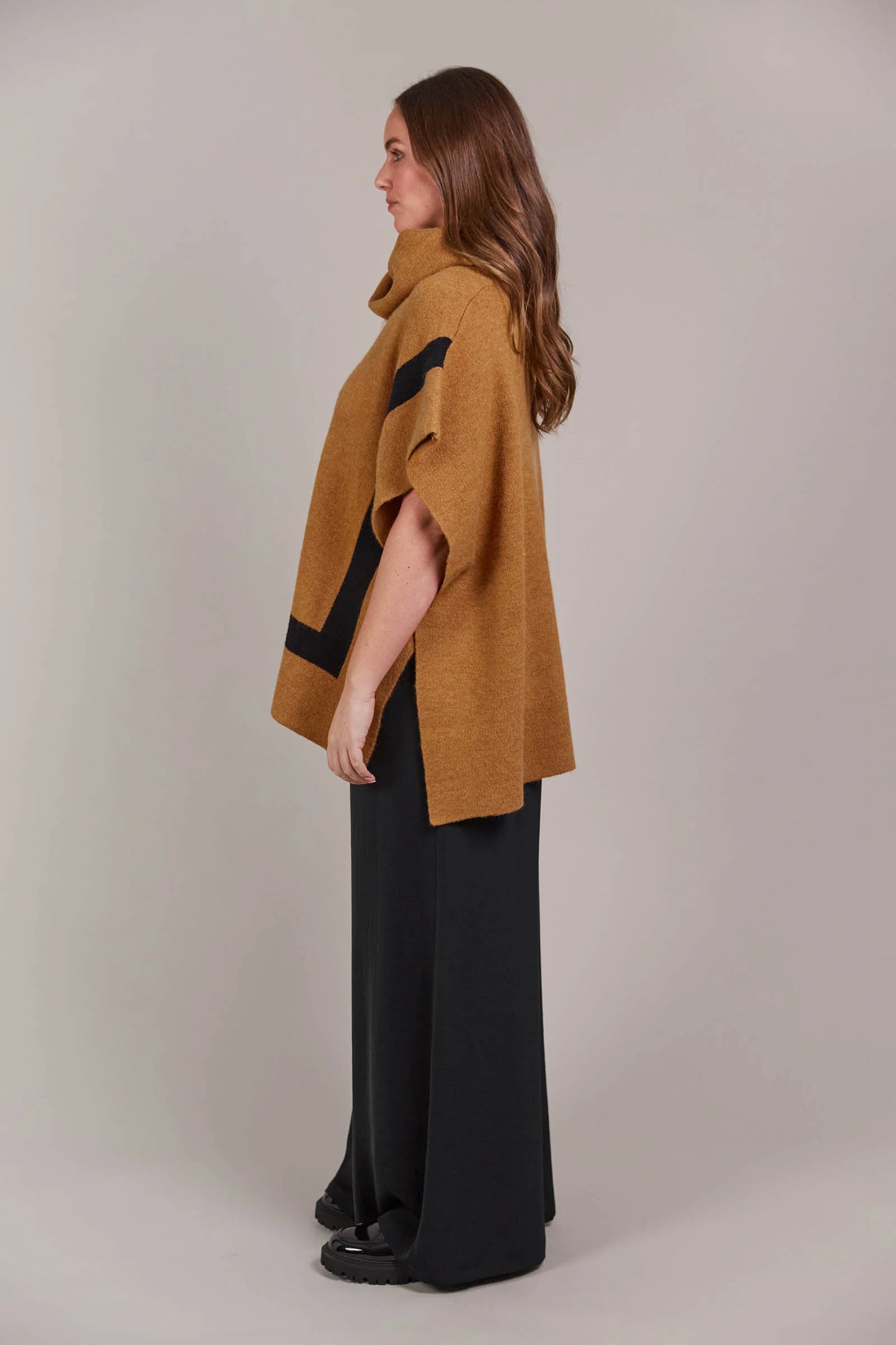 Avino Poncho
