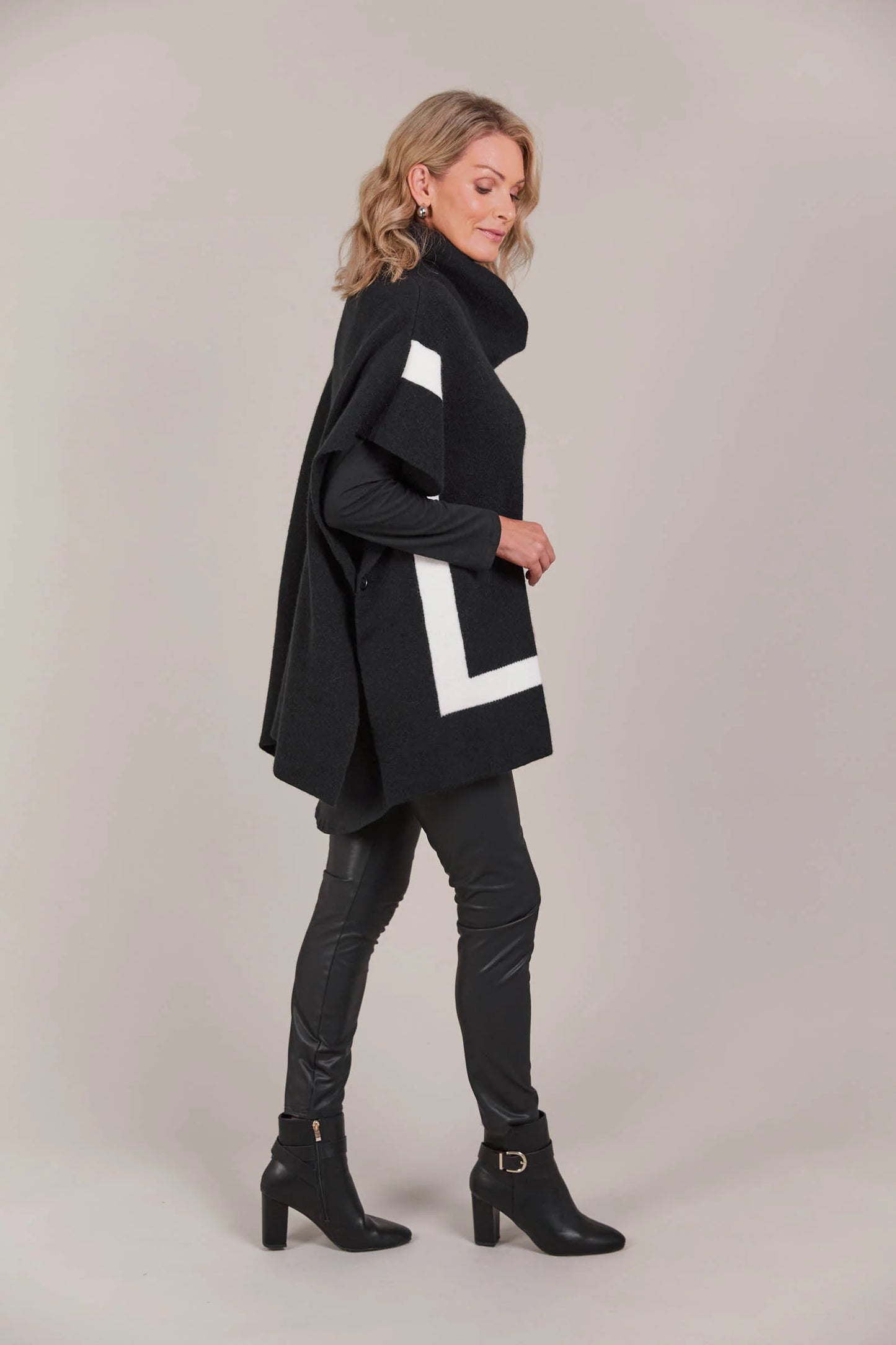 Avino Poncho