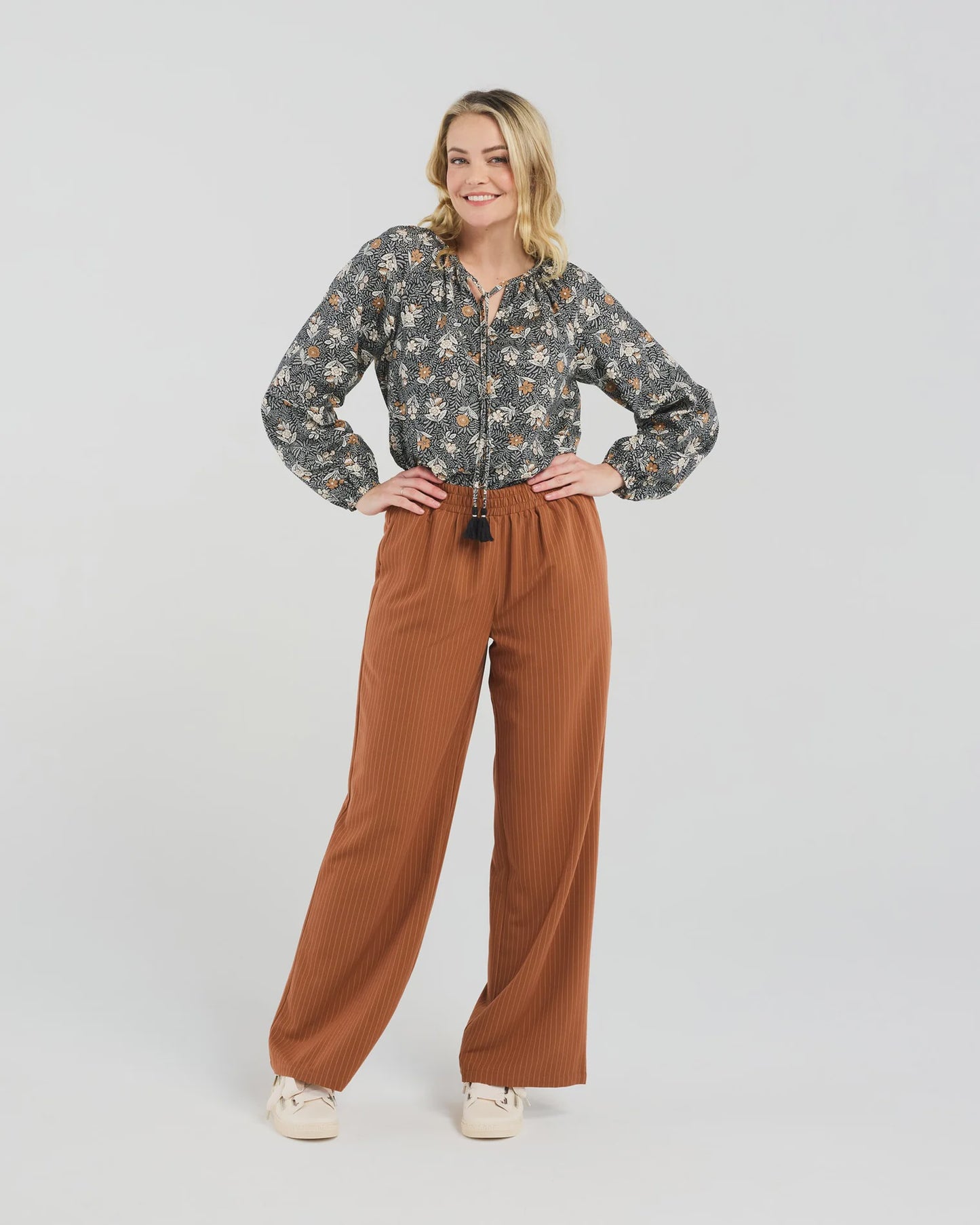 the-merino-story-blackstone-rown-wide-leg-pant