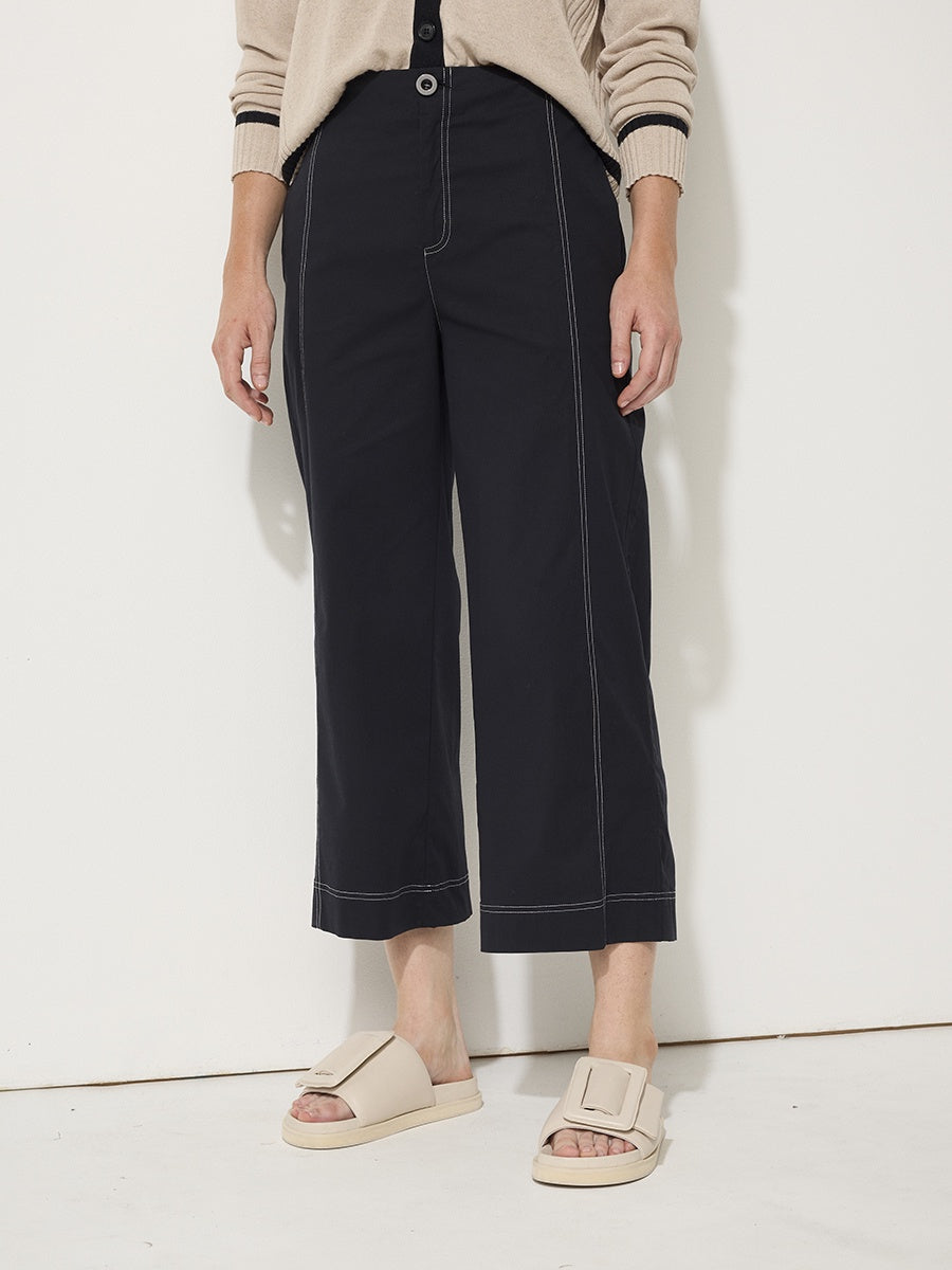 Essential Wide Leg Pant