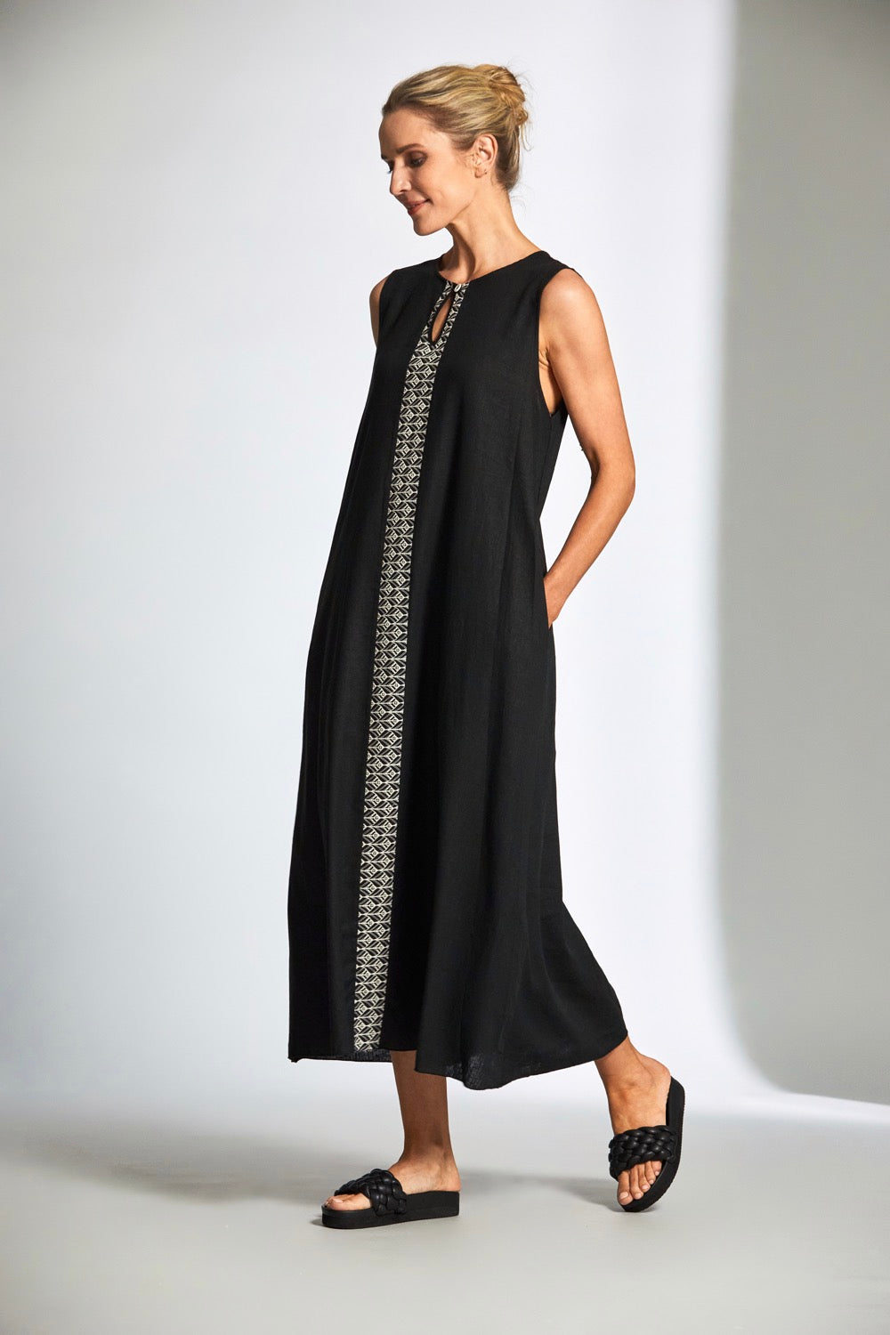 Long linen contrast dress