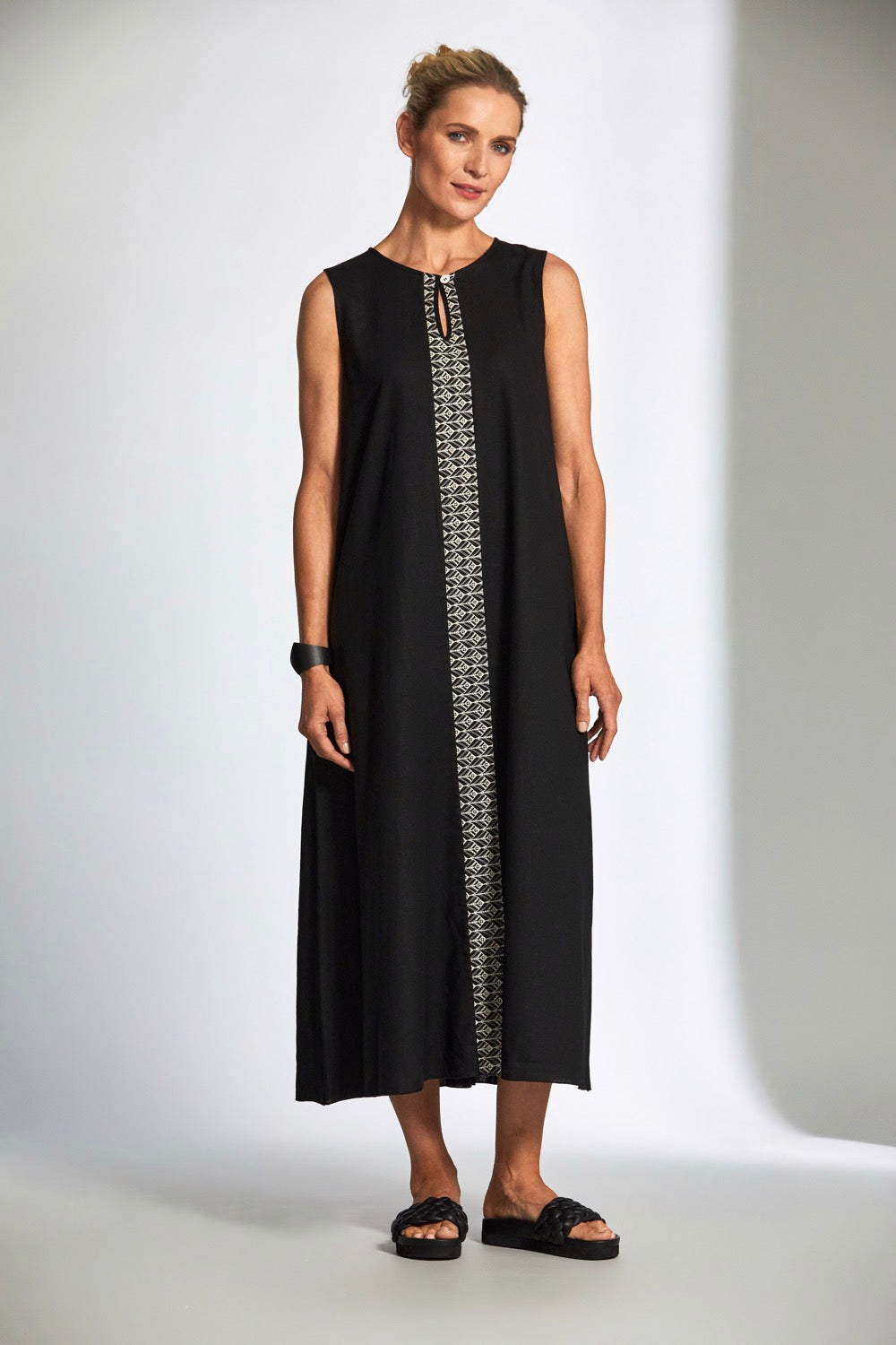 Long linen contrast dress