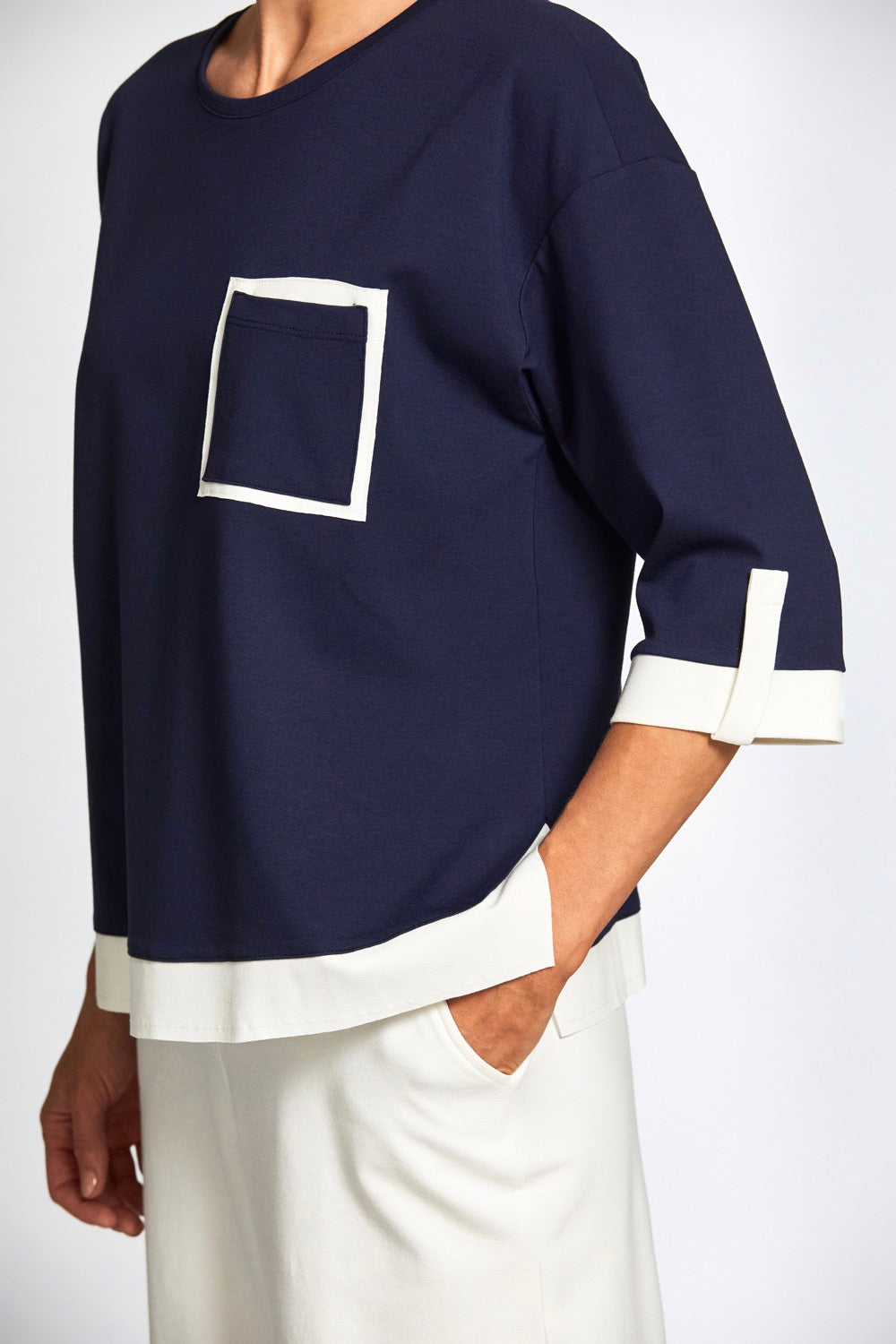 Contrast Panel Top