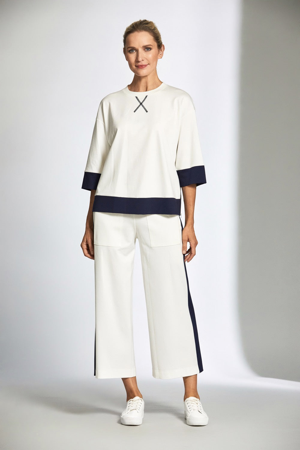 Peruzzi Contrast Zip Top