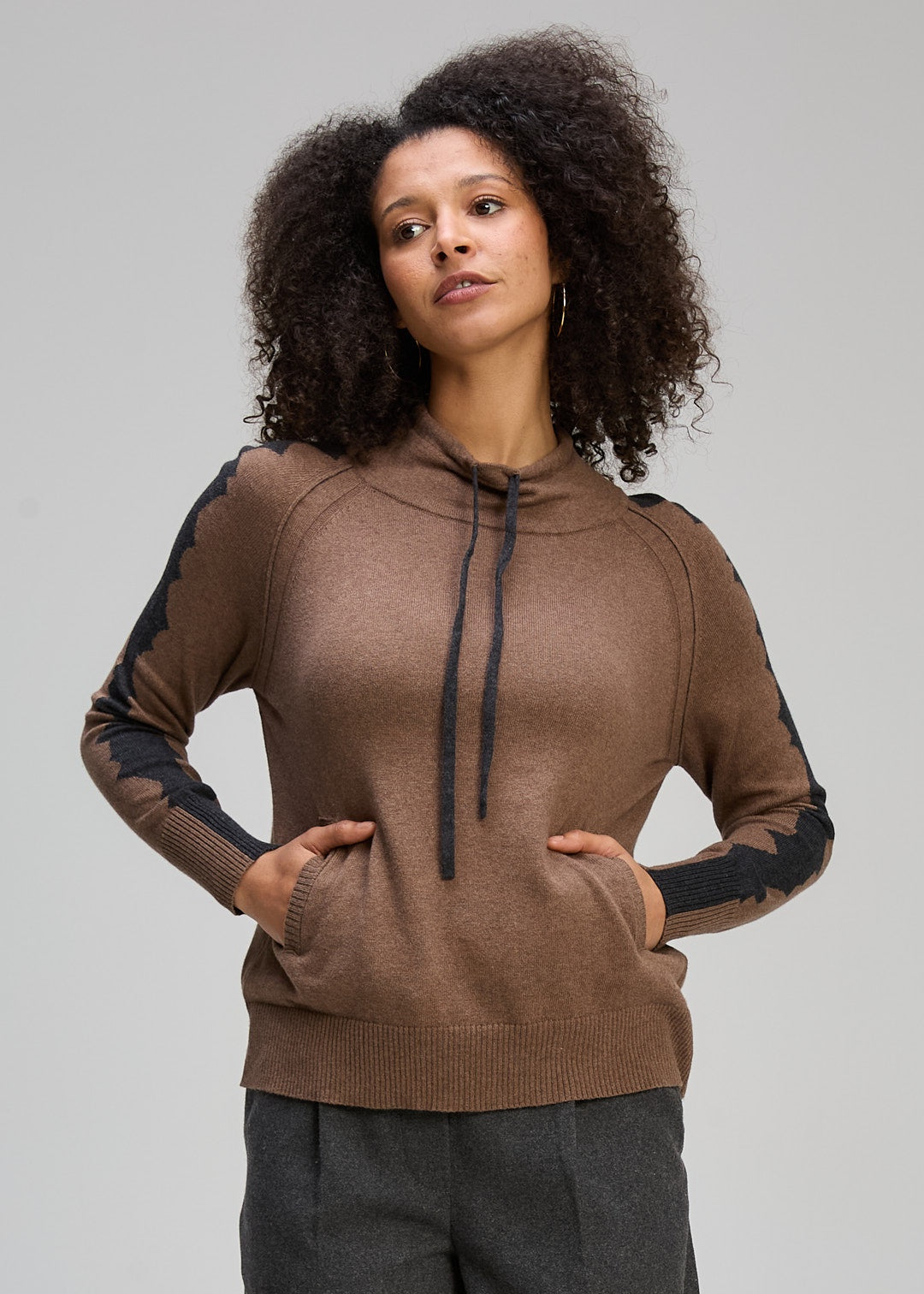 Graphic neck cord