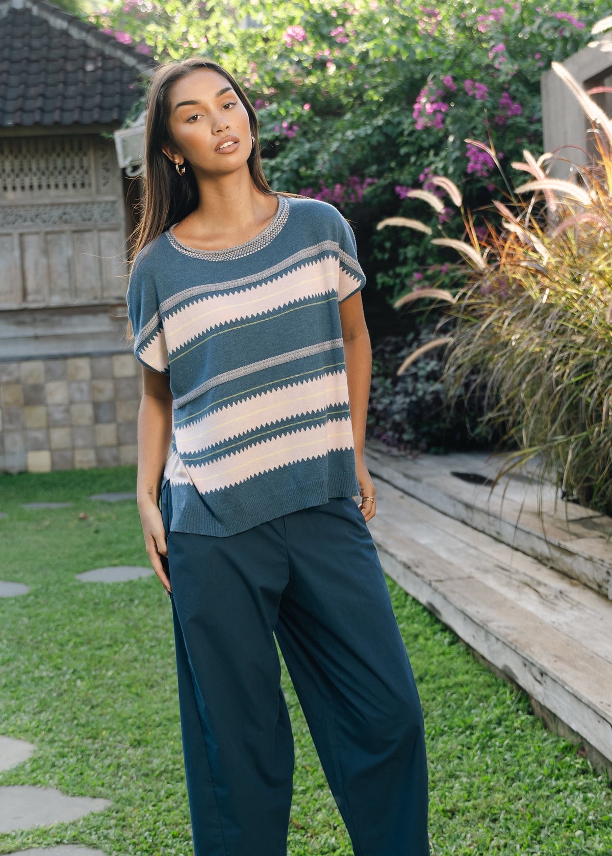 Zig Detail Top